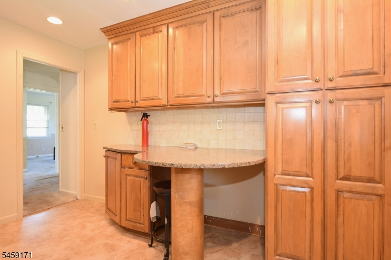 12 Woodside Ave Property Photo 10