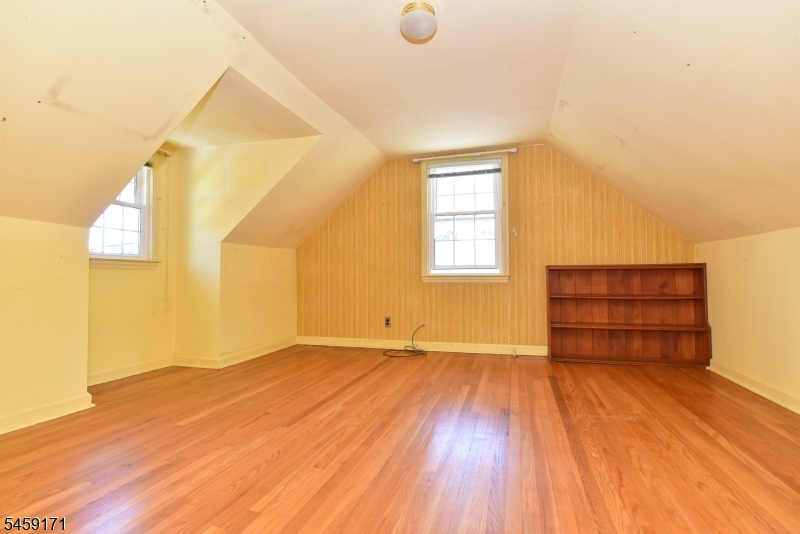 12 Woodside Ave Property Photo 15