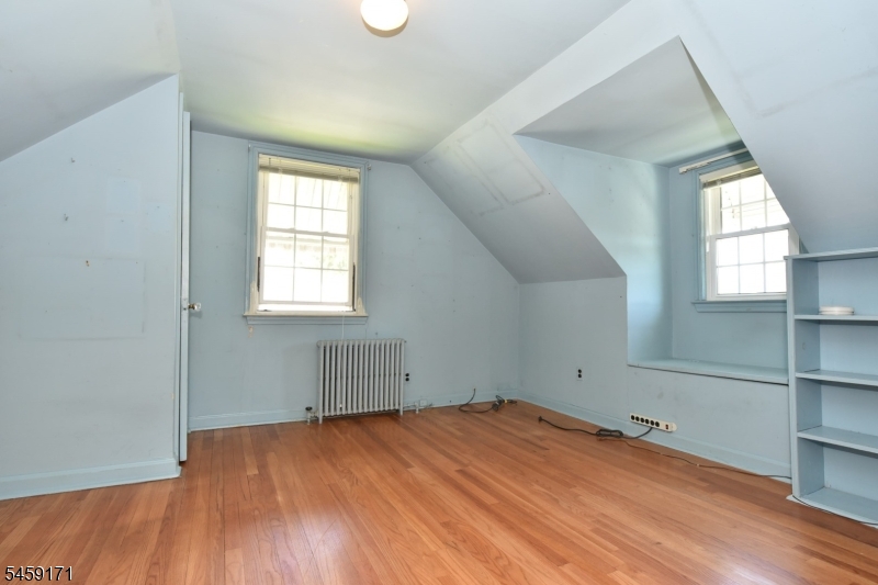 12 Woodside Ave Property Photo 16