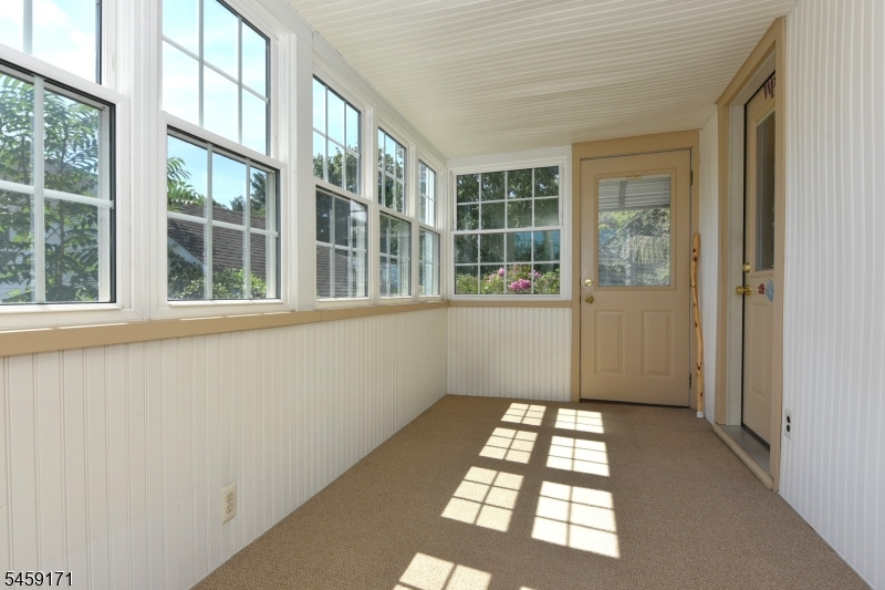 12 Woodside Ave Property Photo 22