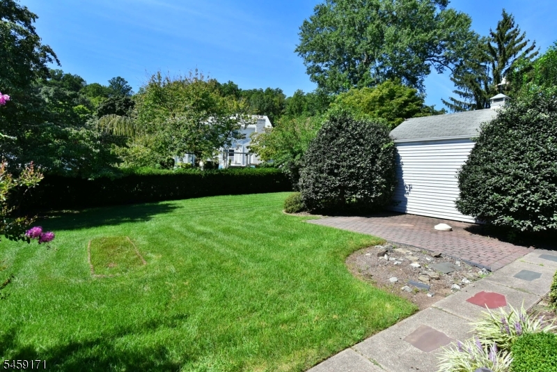 12 Woodside Ave Property Photo 23