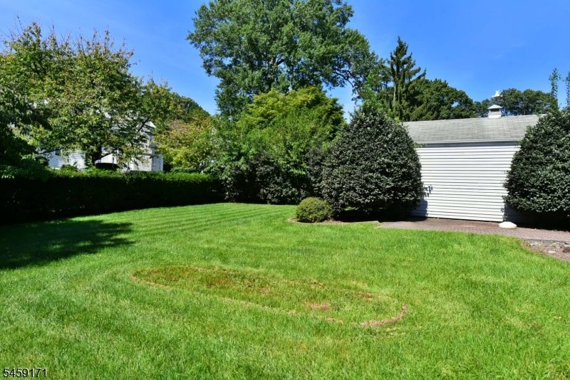 12 Woodside Ave Property Photo 25