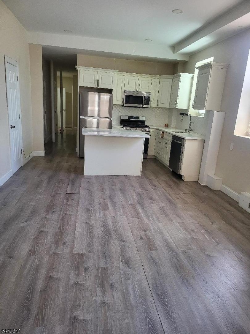 212 John St Property Photo 1