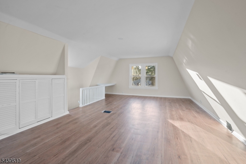 190 Watchung Ave Property Photo 17