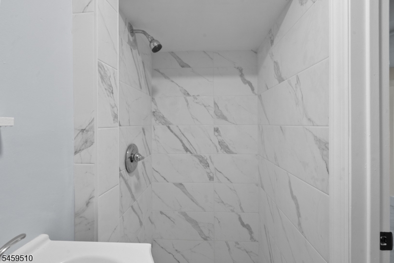 190 Watchung Ave Property Photo 22