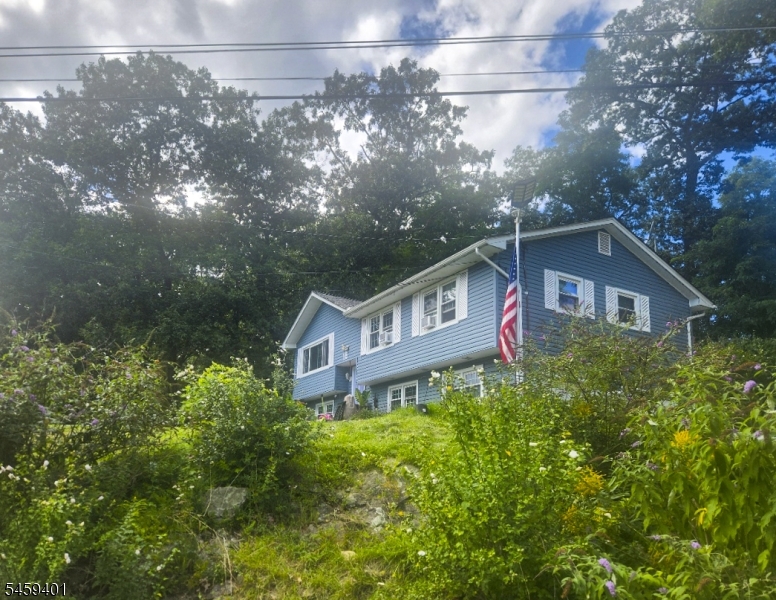 15 Conklin Ave Property Photo 1