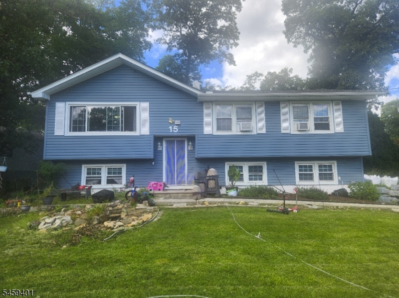 15 Conklin Ave Property Photo 2
