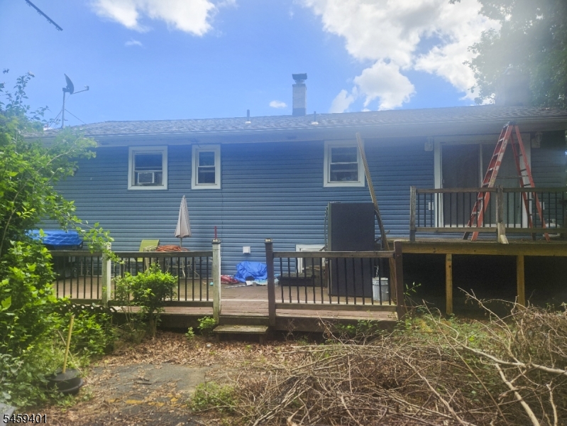 15 Conklin Ave Property Photo 5