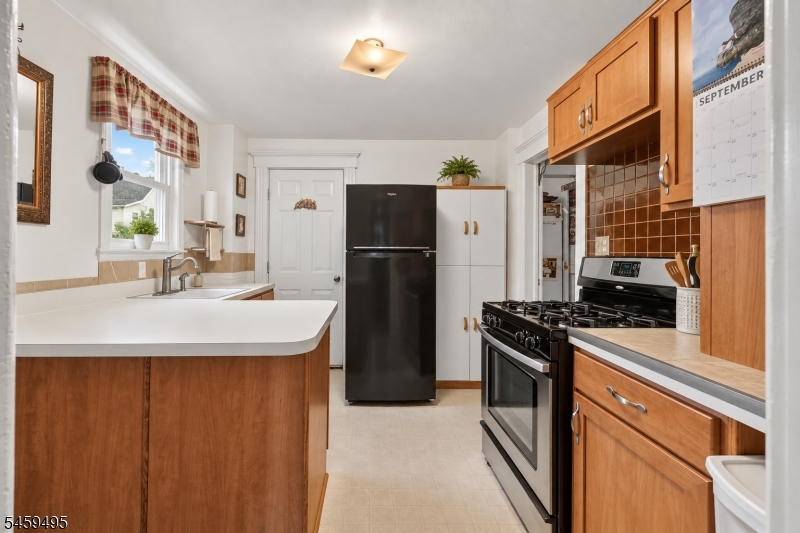20 Verdon St Property Photo 6