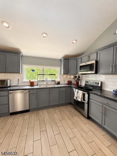 18 Foundry Rd Property Photo 7