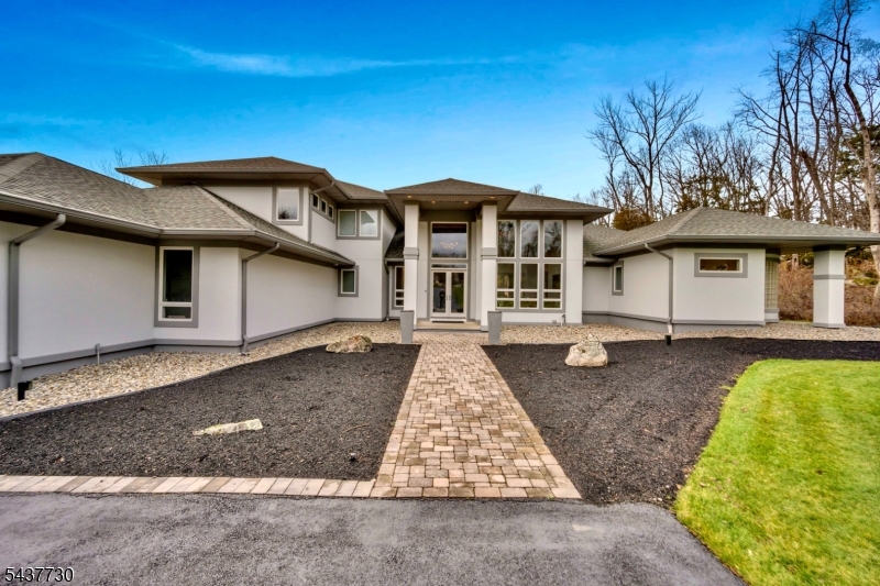 46 Benham Way Property Photo 2