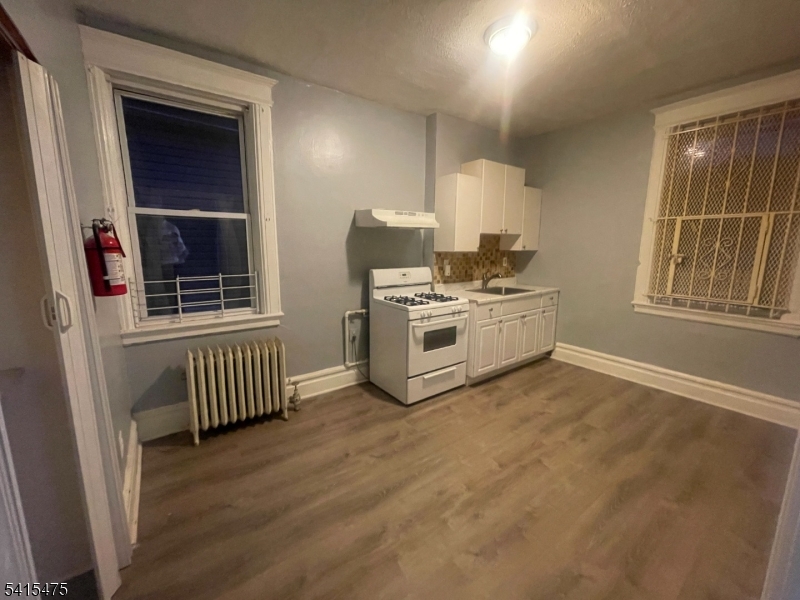 43 Mapes Ave 2l Property Photo 2