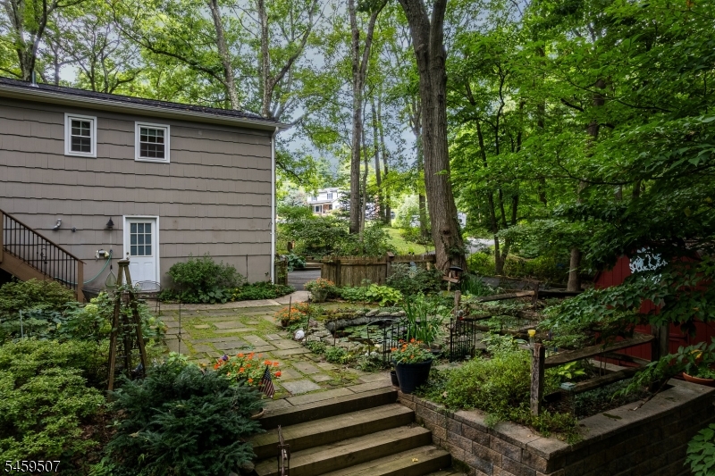 20 Edward Dr Property Photo 30