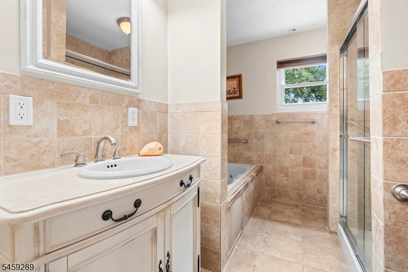 498 Morris Ave Property Photo 8