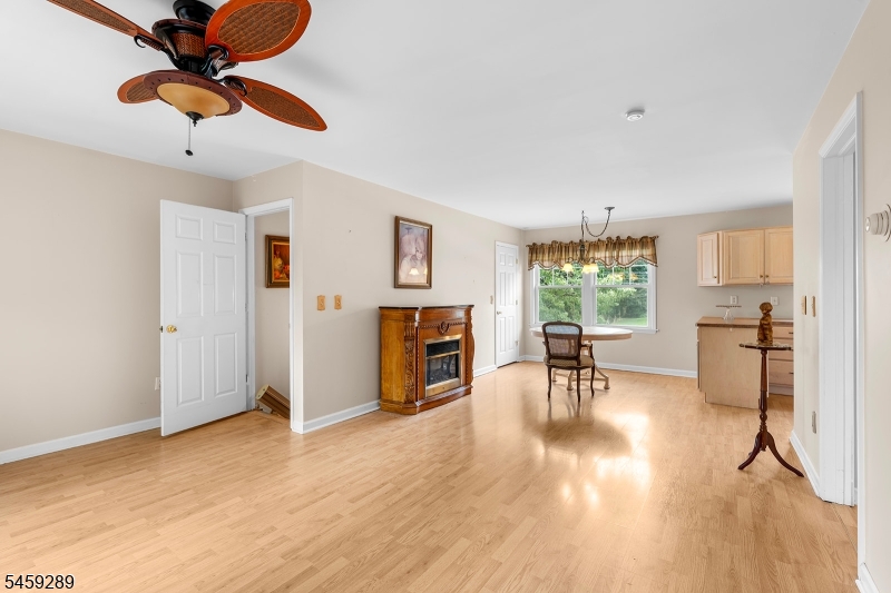 498 Morris Ave Property Photo 14