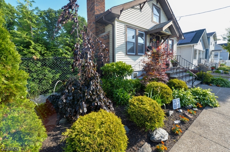 18 Parker Ave Property Photo 2