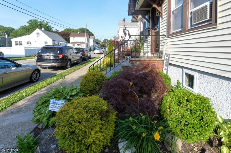 18 Parker Ave Property Photo 3