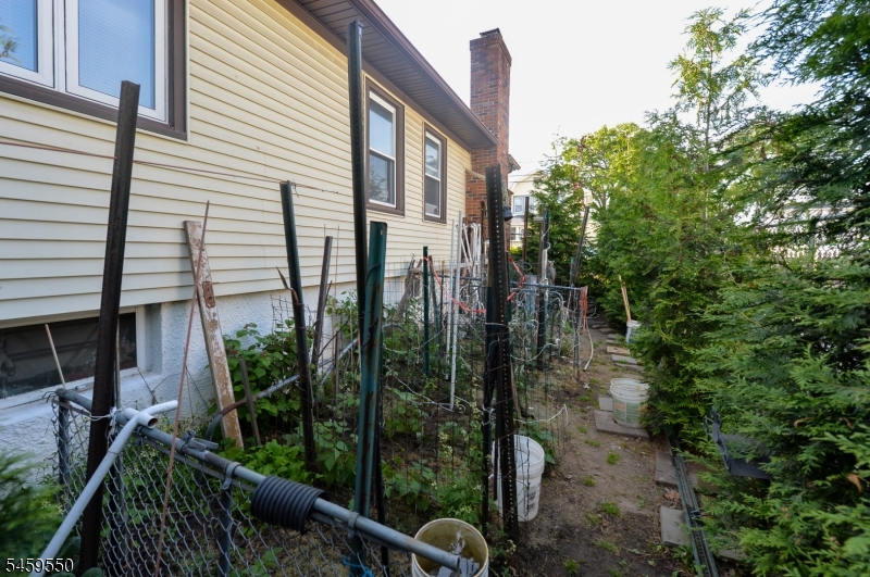 18 Parker Ave Property Photo 18