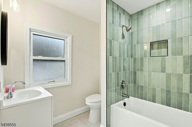 58 Wayne Ave Property Photo 11