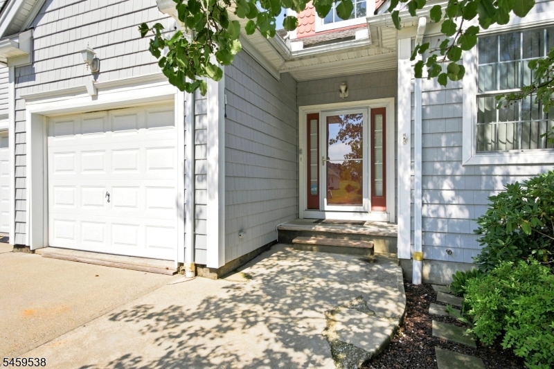 19 Fairchild Ln Property Photo 2