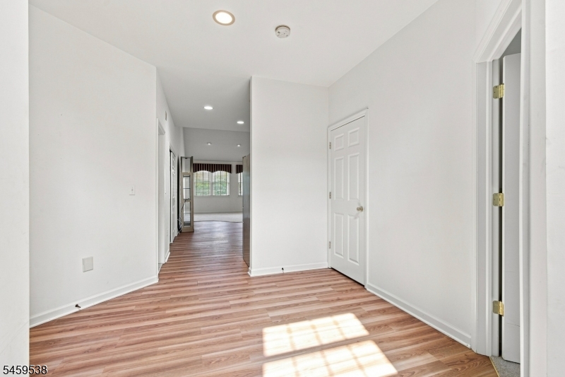 19 Fairchild Ln Property Photo 3