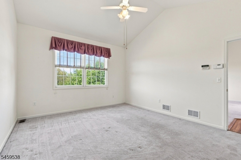 19 Fairchild Ln Property Photo 10
