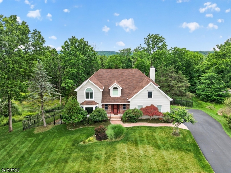 6 Chaucer Dr Property Photo 1