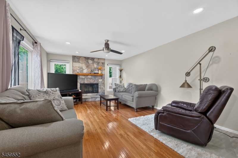 6 Chaucer Dr Property Photo 18