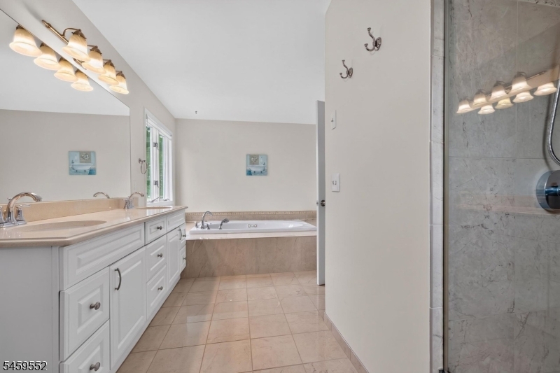 6 Chaucer Dr Property Photo 24
