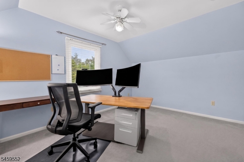 6 Chaucer Dr Property Photo 31