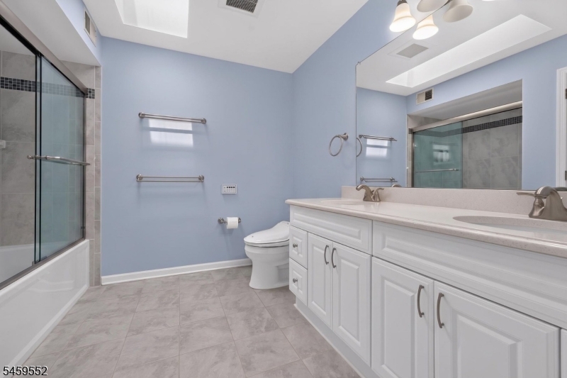 6 Chaucer Dr Property Photo 32