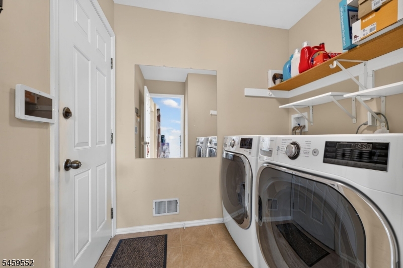 6 Chaucer Dr Property Photo 34