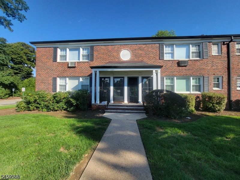 419 Pitney Pl 419 Property Photo 1