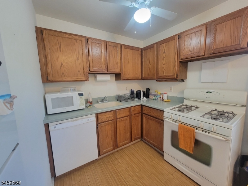 419 Pitney Pl 419 Property Photo 9