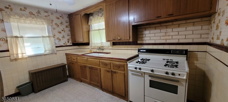 1264 Coolidge Ave Property Photo 5