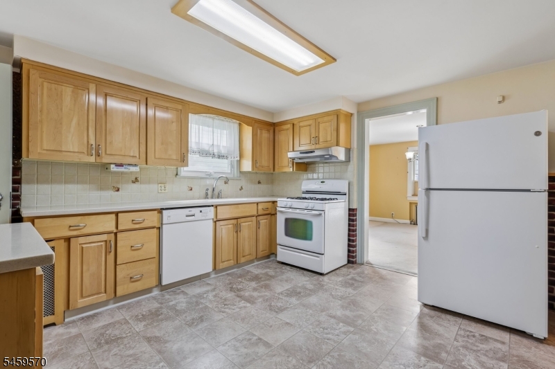42 Fairmount Ave Property Photo 9