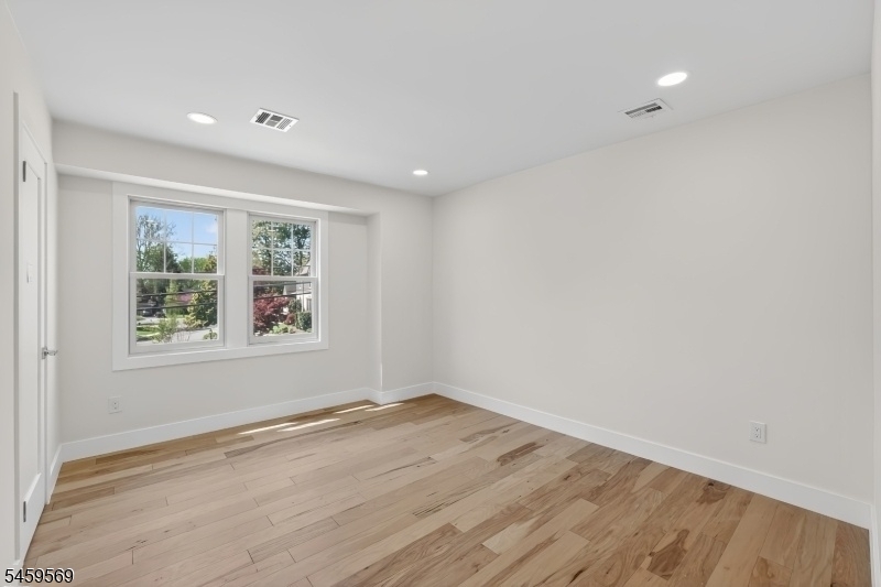 909 Ridgewood Rd Property Photo 17