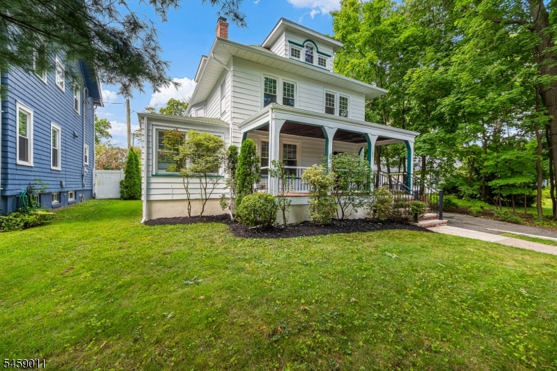 166 Midland Ave Property Photo 1