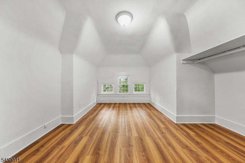 166 Midland Ave Property Photo 17