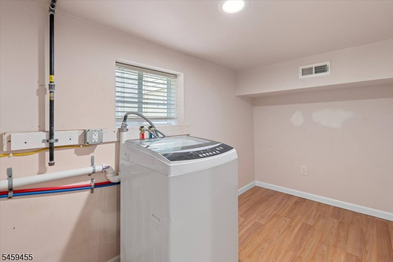 322 Kaplan Ave Property Photo 12