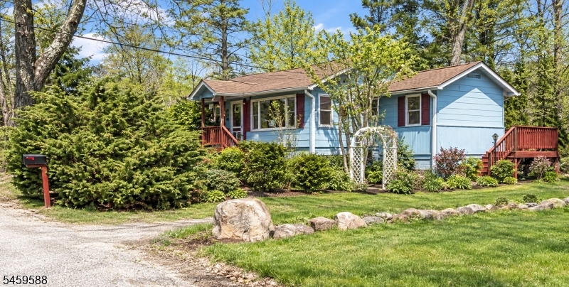 218 Squam Rd Property Photo 3