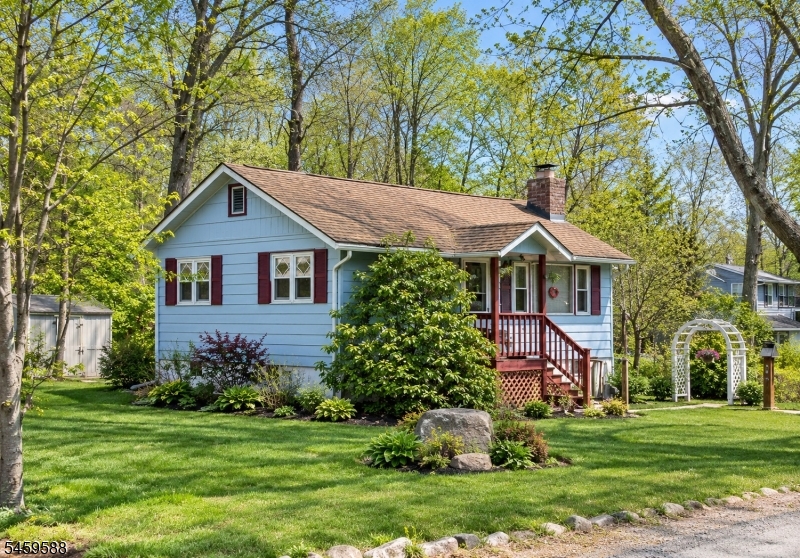 218 Squam Rd Property Photo 4