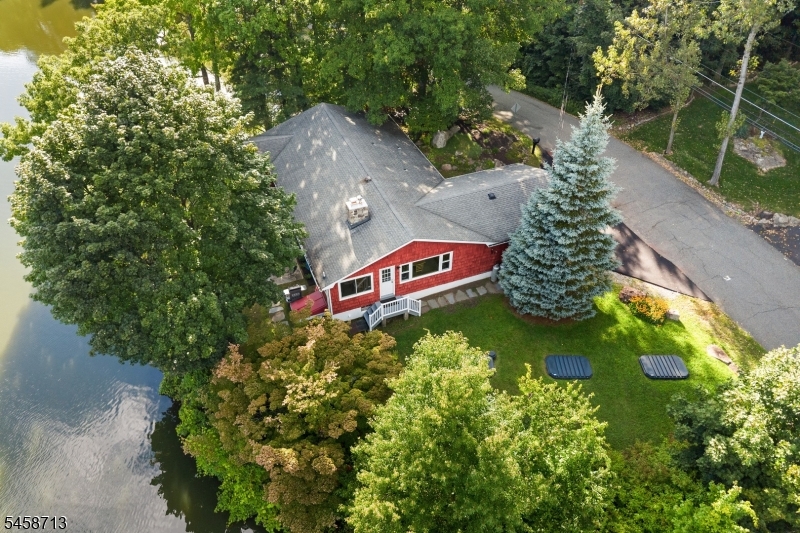 517 Pocasset Rd Property Photo 2