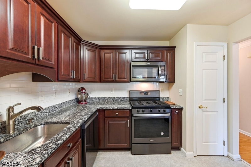 347 Winthrop Dr Property Photo 14