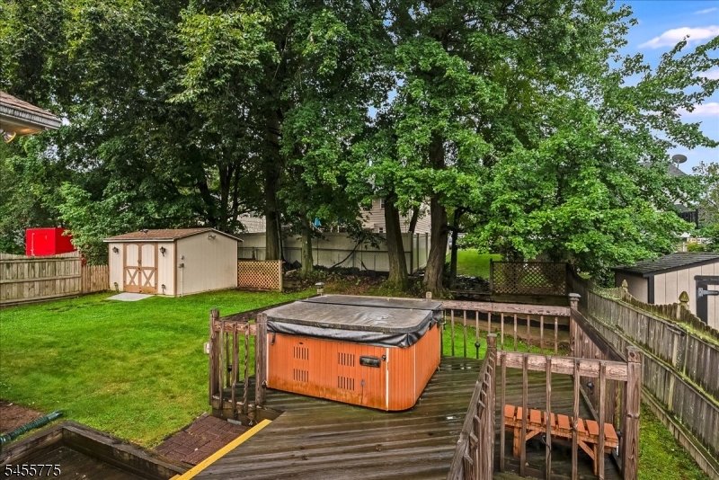 15 Oak Ln Property Photo 33
