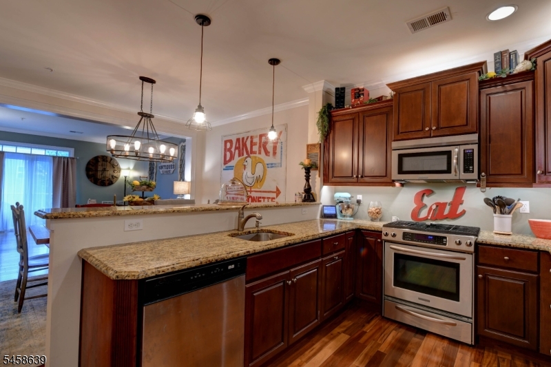 102 River Pl Property Photo 10