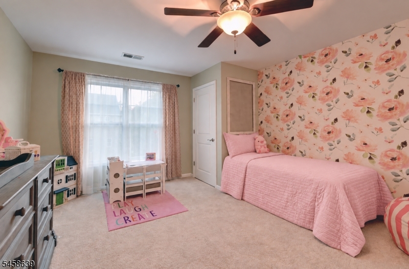 102 River Pl Property Photo 16