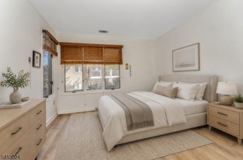 7 Westchester Ter Property Photo 6