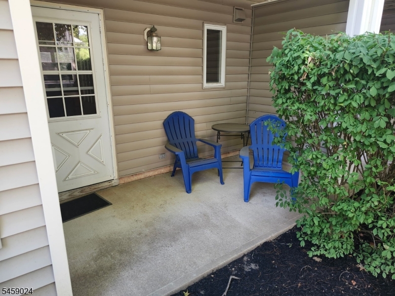 7 Westchester Ter Property Photo 7