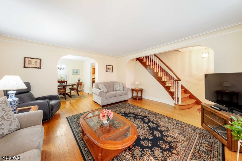 424 Frankfort St Property Photo 5